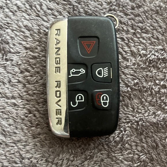 Range Rover Black Silver Key Fob - Picture 1 of 2